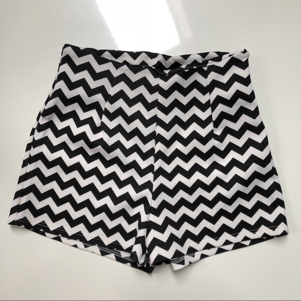 Love Culture black & white zigzag shorts